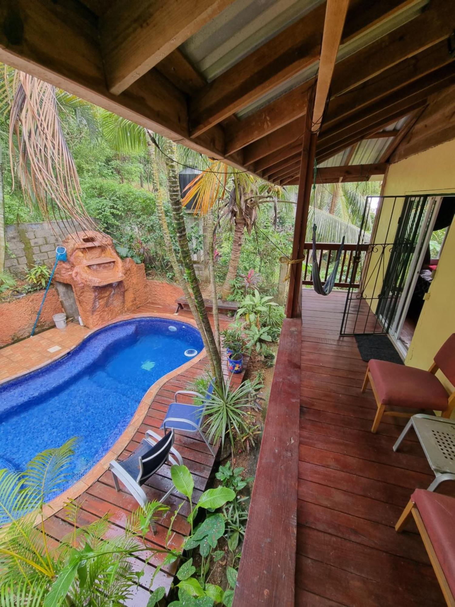 Roatan Backpackers' Hostel Sandy Bay المظهر الخارجي الصورة
